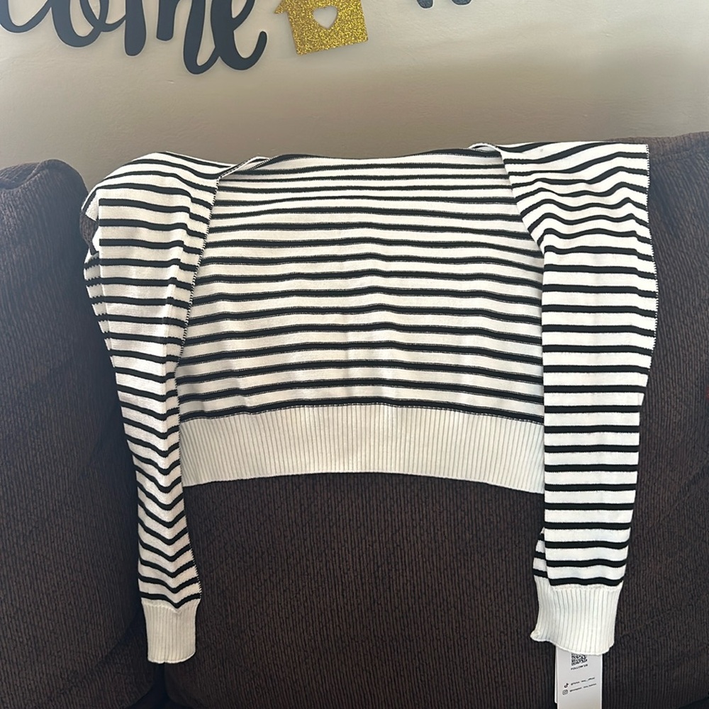 Brand New Women’s Shrug One Size Fits All